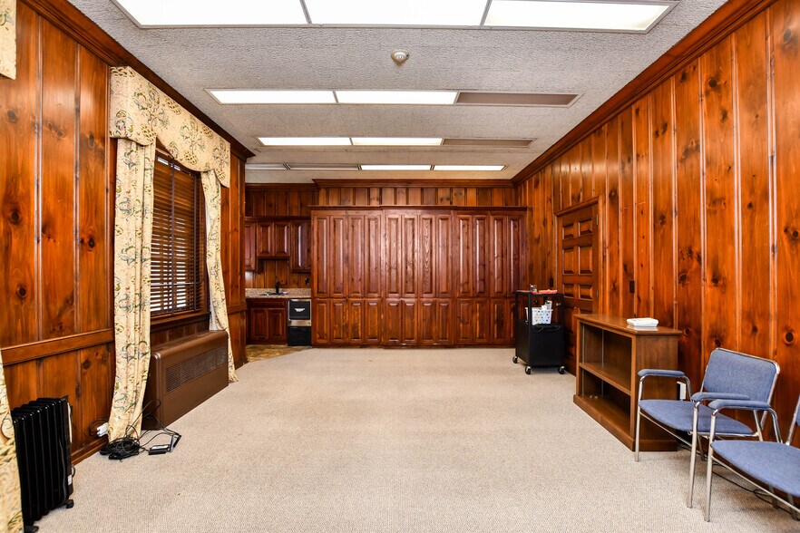 More Photos Of 429 N Main St, Greenville Office Residential For Sale