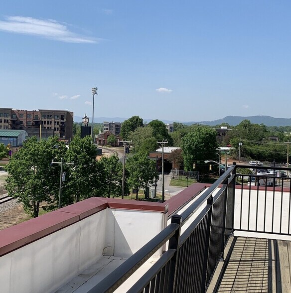 More Photos Of 301 Augusta St, Greenville Office Residential For Lease