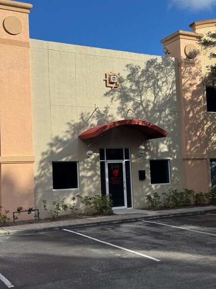 More Photos Of 801-893 Kings Hwy, Fort Pierce Light Manufacturing For Sale