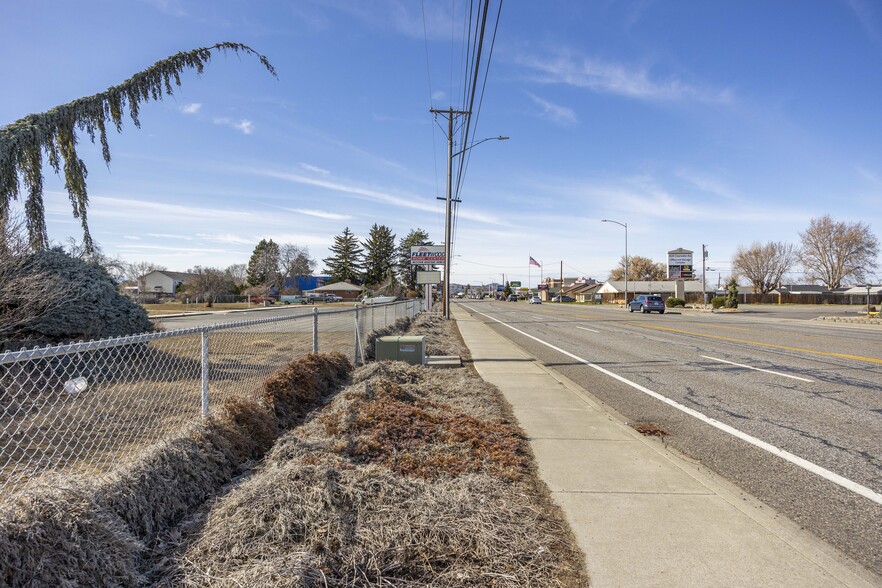 More Photos Of 5705 W Clearwater Ave, Kennewick Land For Sale