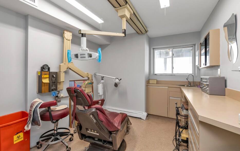 More Photos Of 2461 Merrick Ave, Merrick Medical For Sale