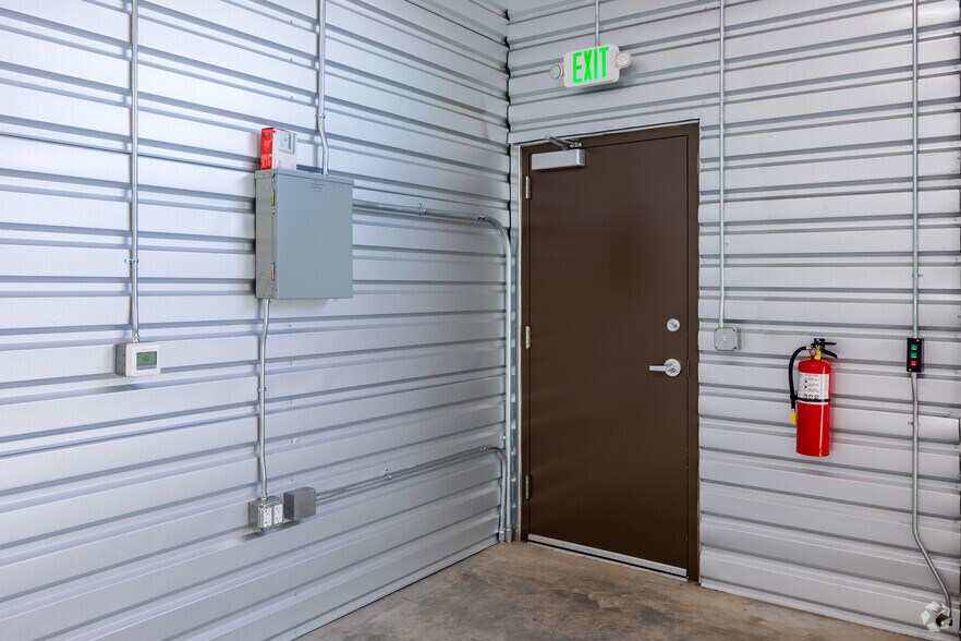 More Photos Of 9658 Havana St, Commerce City Warehouse For Sale