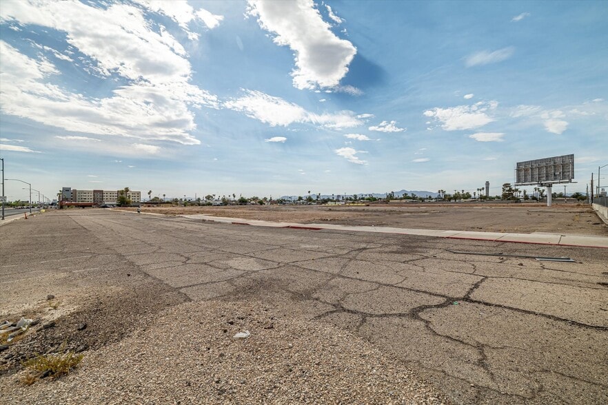 More Photos Of 851 E Tropicana Ave, Las Vegas Land For Sale
