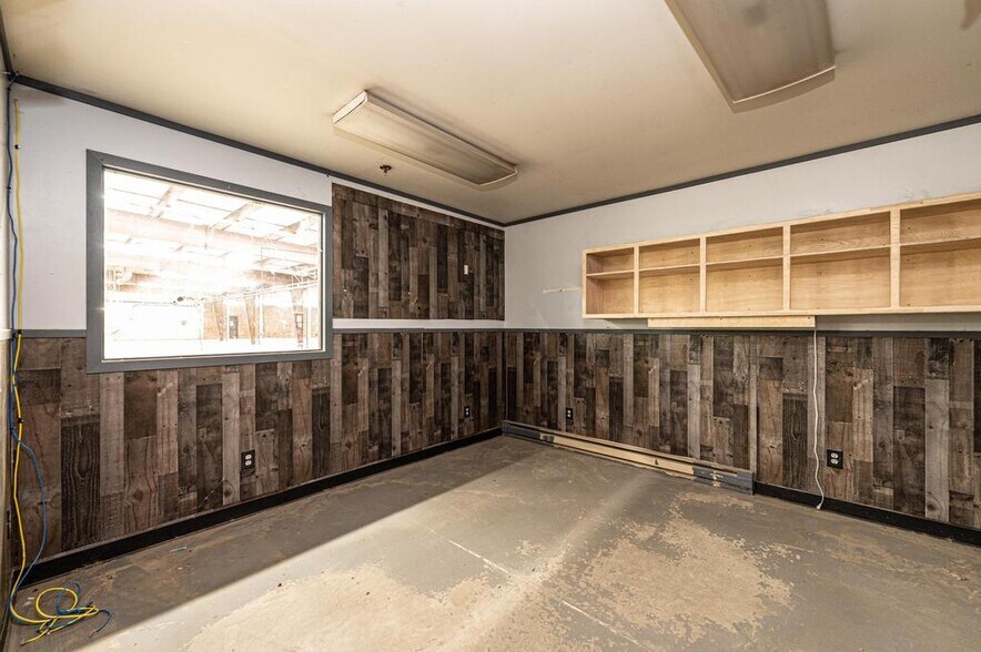 More Photos Of 1120 1st St W, Conover Distribution For Lease