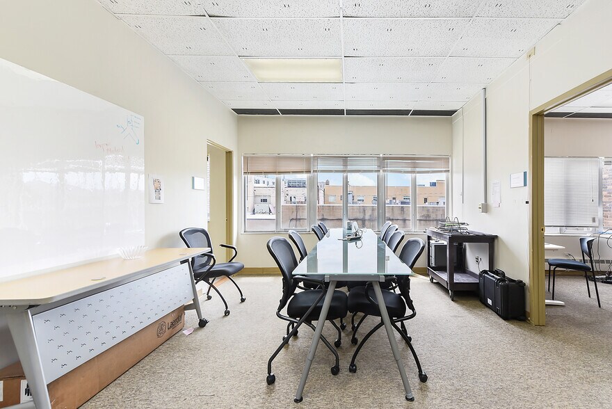 More Photos Of 5938-5948 Baum Blvd, Pittsburgh Medical For Lease