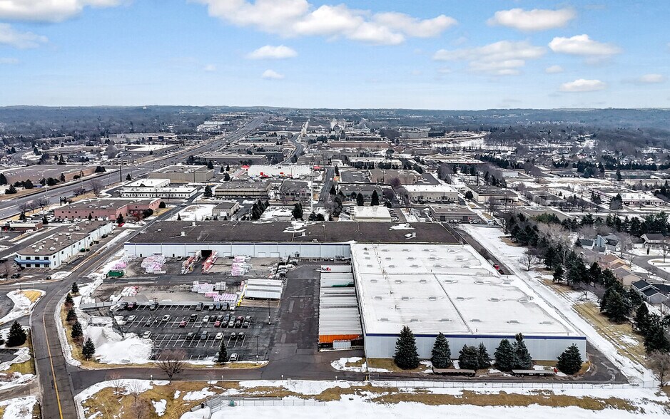 More Photos Of 14399 Huntington Ave, Savage Distribution For Lease