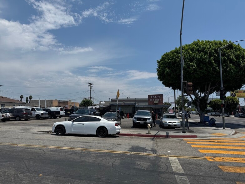 More Photos Of 4211 E Olympic Blvd, Los Angeles Freestanding For Sale