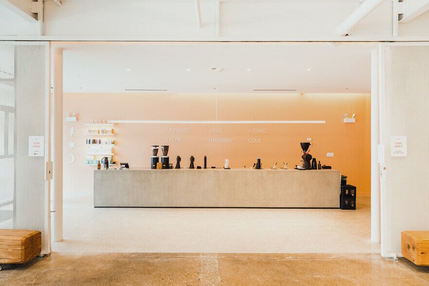 More Photos Of 1757 N Kimball Ave, Chicago Flex For Lease