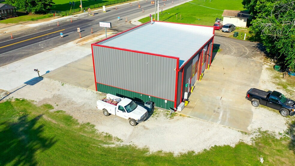 More Photos Of 304 E Wilson St, Valliant Office For Sale