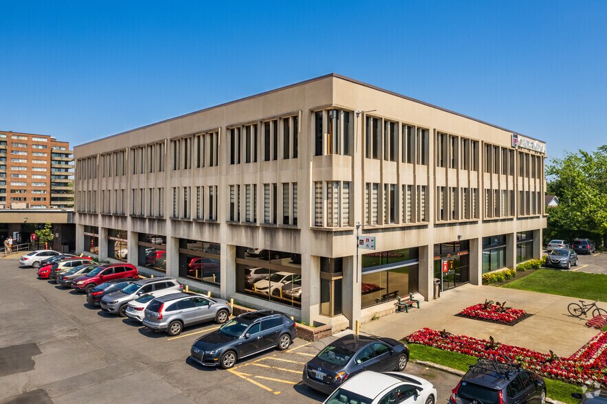 More Photos Of 175 Av Stillview, Pointe-claire Medical For Lease