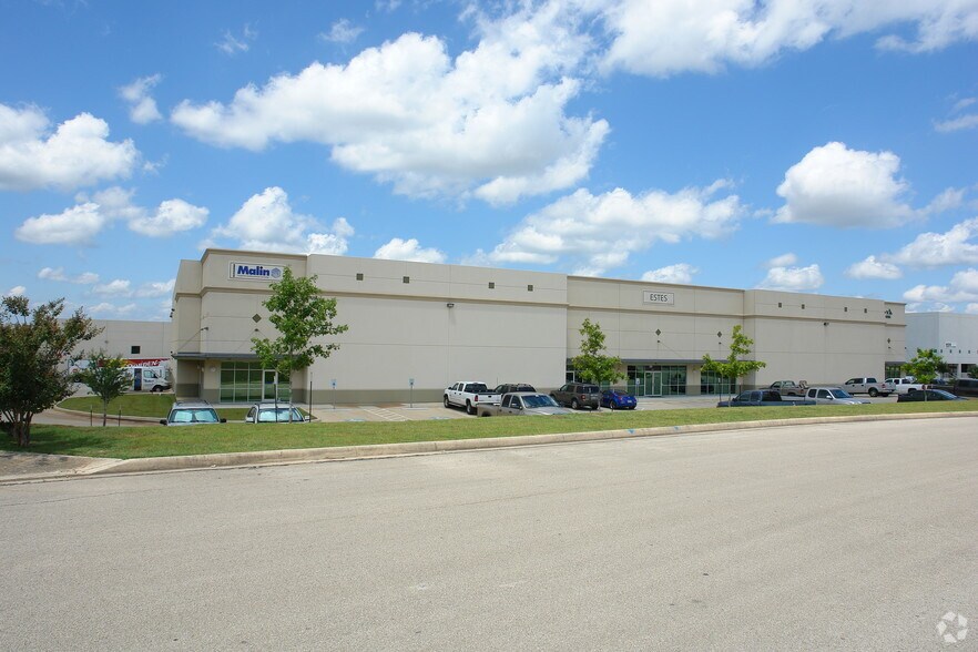More Photos Of 6085 Corridor Pky, Schertz Distribution For Lease