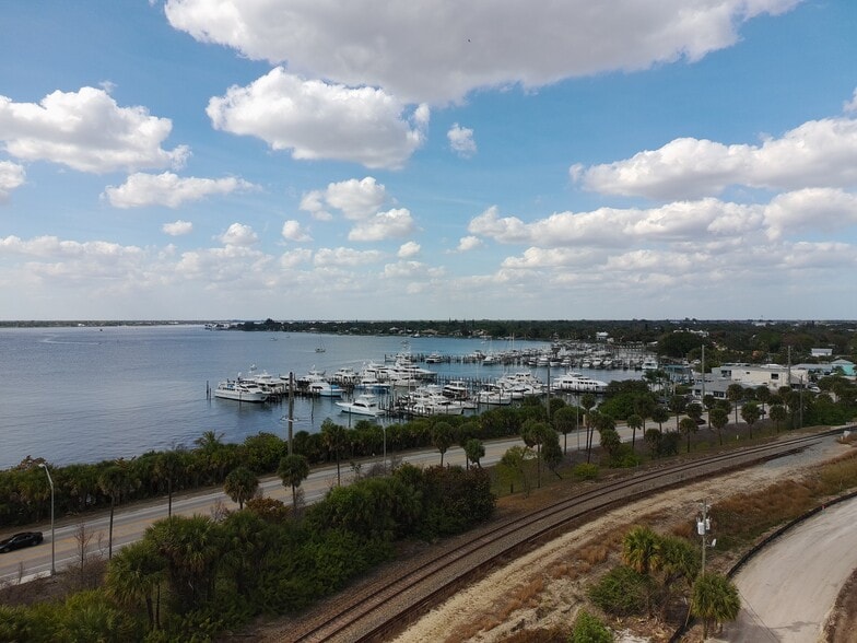 More Photos Of 75 NW Flagler Ave, Stuart Freestanding For Lease