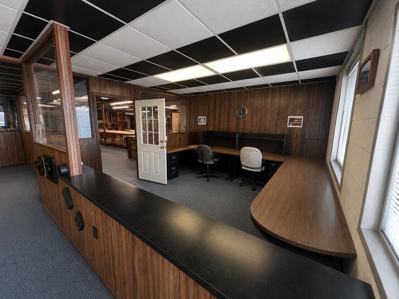 More Photos Of 3205 Tait Ter, Norfolk Manufacturing For Sale
