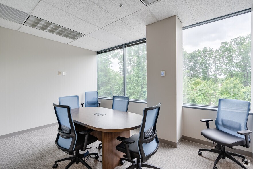 More Photos Of 650 Naamans Rd, Claymont Office For Sale