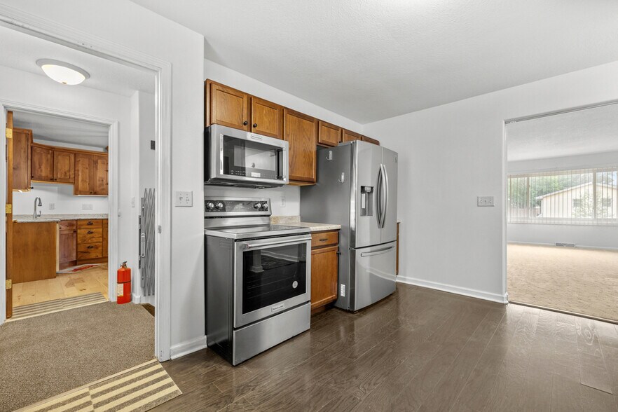 More Photos Of 118 21st St NW, Minot Multifamily For Sale