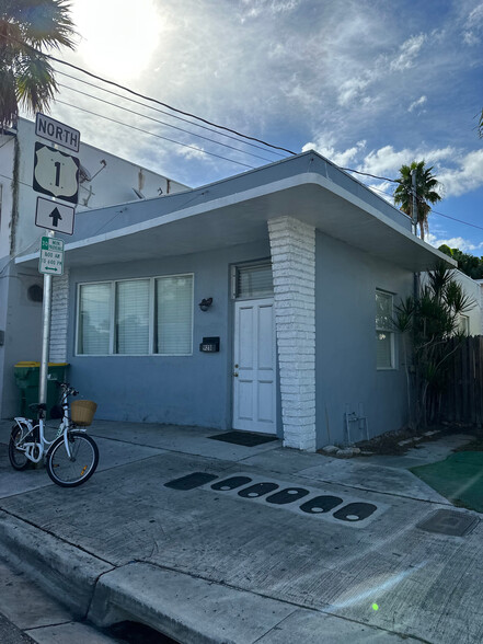 Primary Photo Of 928 Truman Ave, Key West Apartments For Sale