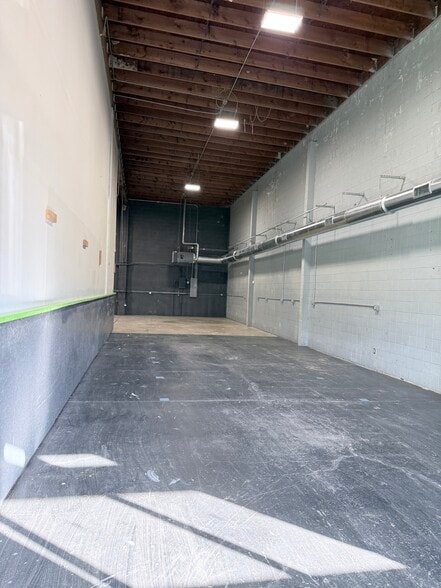 More Photos Of 380 W 1st Ave, Eugene Flex For Lease