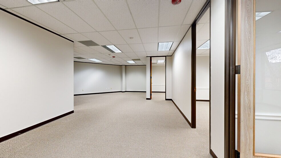 More Photos Of 2500 Fondren Rd, Houston Unknown For Lease