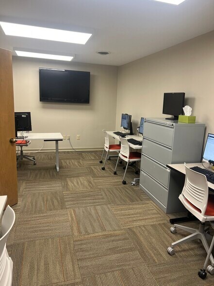 More Photos Of 230-236 Thomas More Pky, Crestview Hills Medical For Lease