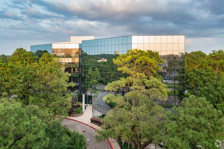 More Photos Of 14550 Torrey Chase Blvd, Houston Office For Lease