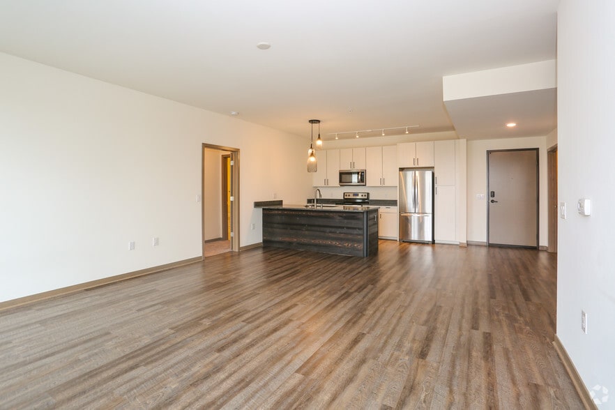 More Photos Of 7955-7973 S Main St, Oak Creek Apartments For Lease