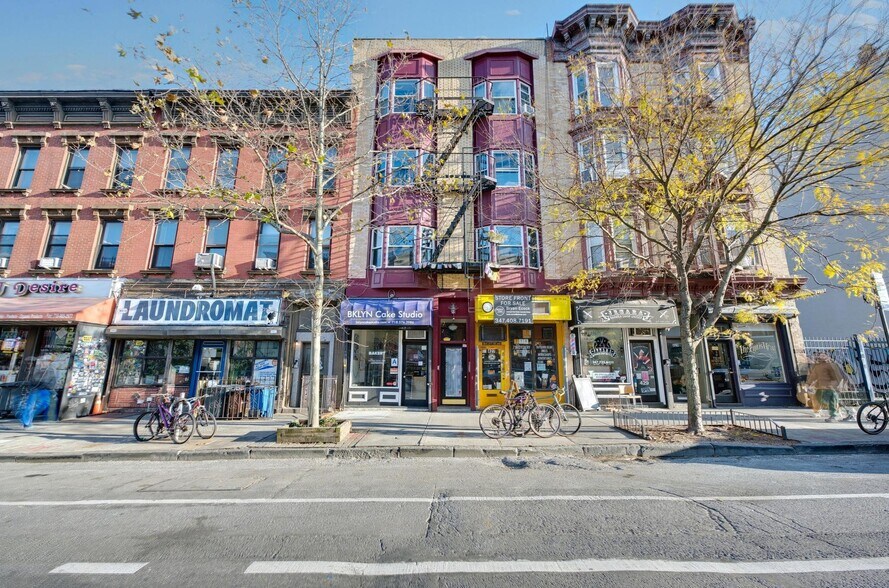 More Photos Of 427 7th Ave, Brooklyn Storefront Retail Residential For Sale