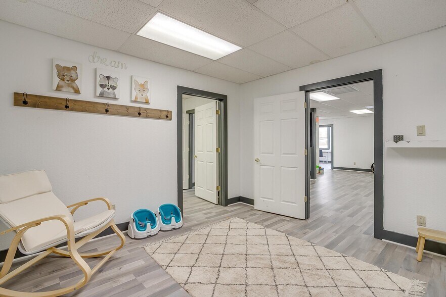 More Photos Of 1434 N Main St, Fort Worth Storefront Retail Office For Lease