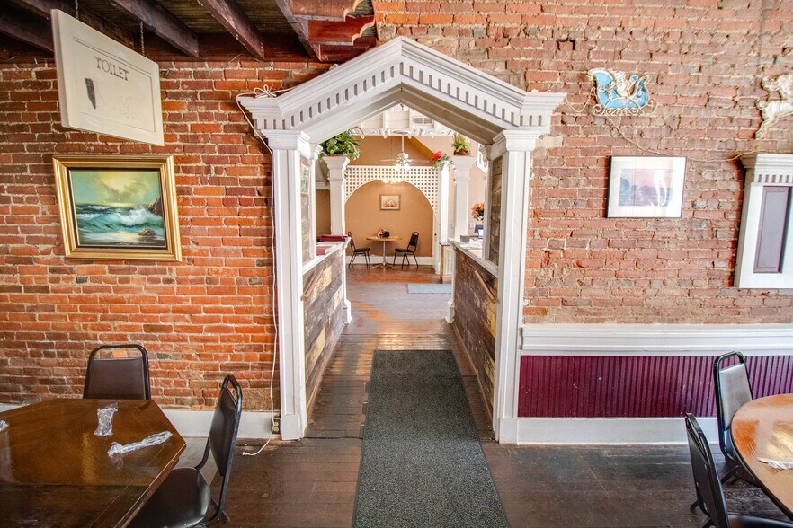 More Photos Of 223 N Pearl St, Waverly Restaurant For Sale