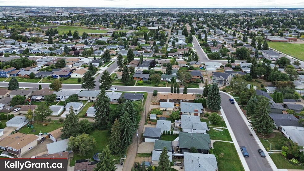 More Photos Of 9657 68A St NW, Edmonton Multifamily For Sale