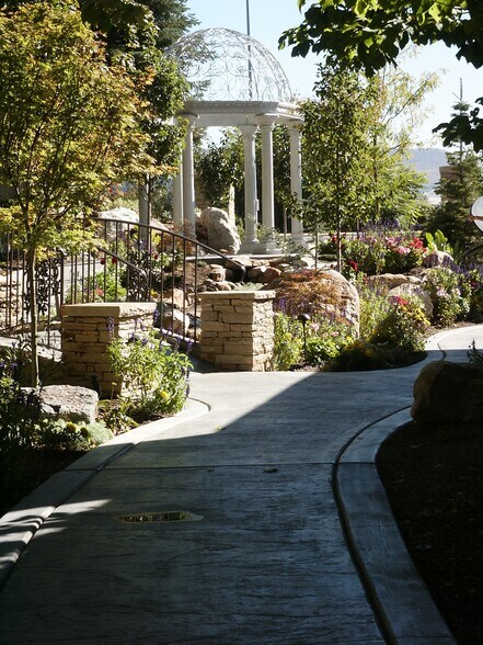 More Photos Of 564 W 400 N, Bountiful Freestanding For Sale