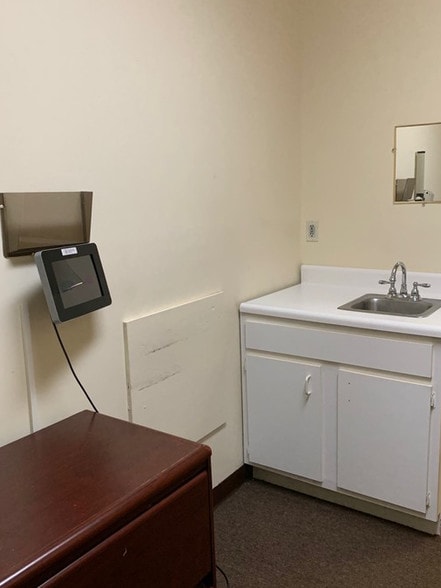More Photos Of 85 S Harrison St, East Orange Medical For Lease