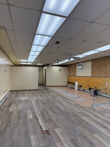 More Photos Of 3845 E Tremont Ave, Bronx Storefront For Lease