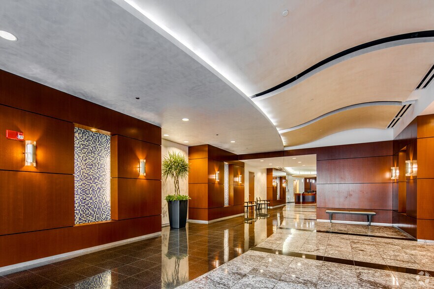 More Photos Of 111 N Magnolia Ave, Orlando Office For Lease