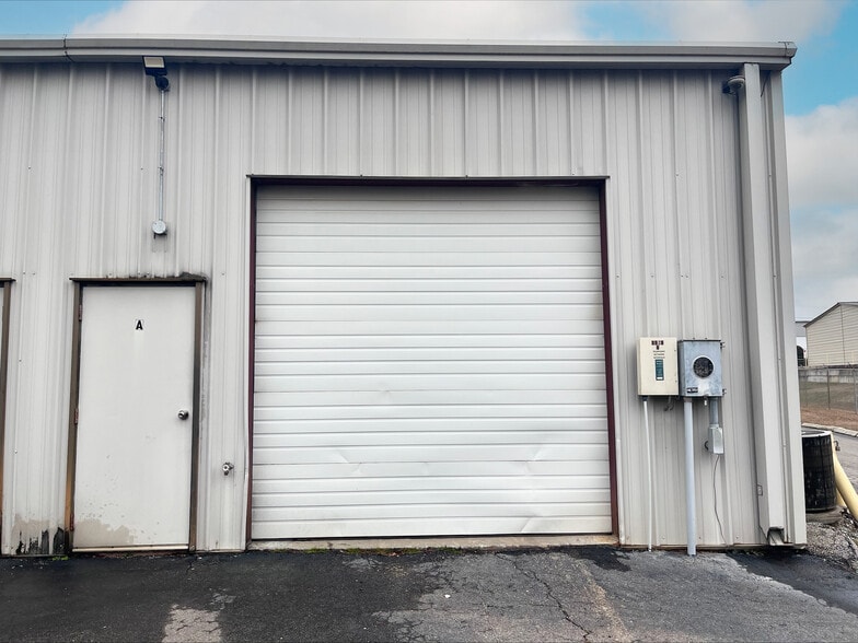 More Photos Of 1029 Old Stage Rd, Simpsonville Office For Lease