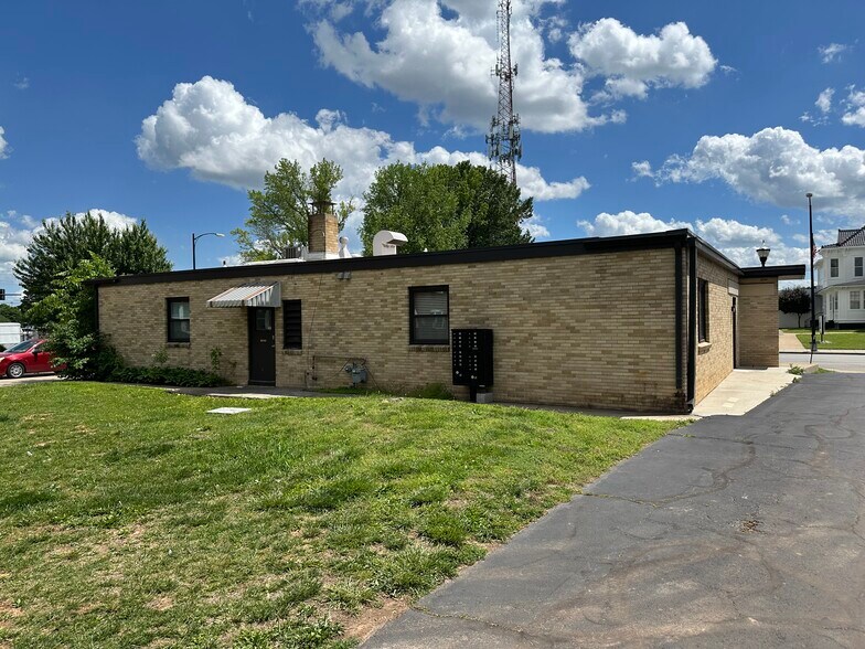 More Photos Of 519 E Walnut St, Springfield Office Residential For Sale