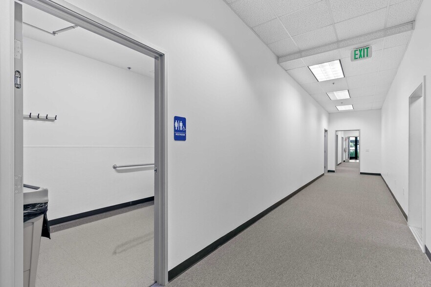 More Photos Of 2850 Ontario St, Burbank Warehouse For Lease