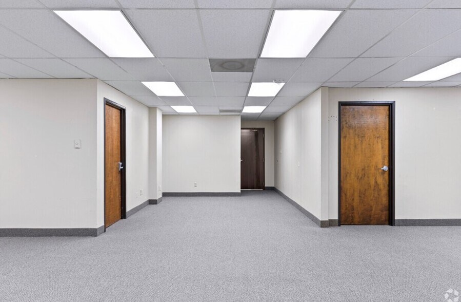 More Photos Of 2601 Scott Ave, Fort Worth Office For Lease