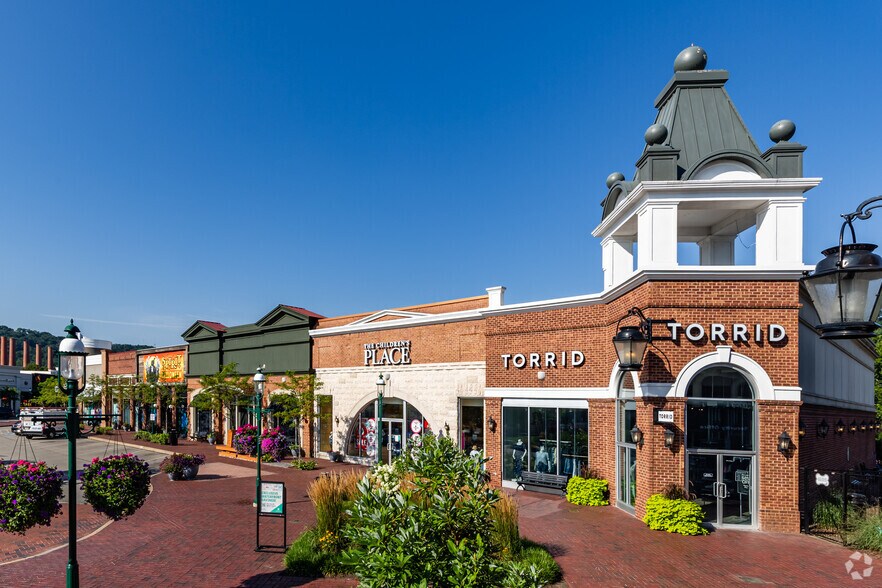 Primary Photo Of 100-148 W Bridge St, Homestead Unknown For Lease