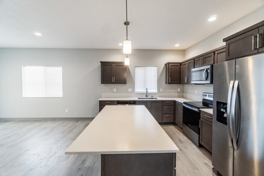 More Photos Of 17121 E Boone Ave, Spokane Valley Multifamily For Sale