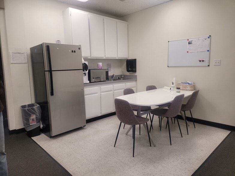 More Photos Of 7050 Village Dr, Buena Park Light Manufacturing For Lease