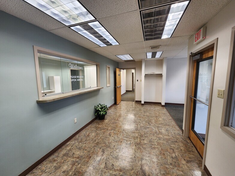 More Photos Of 16 Church St, Dallas Medical For Lease