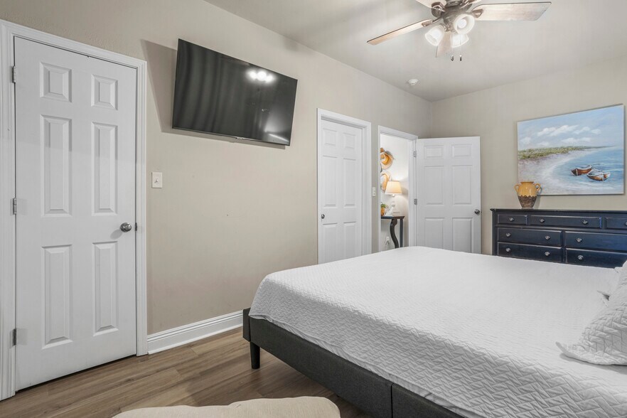 More Photos Of 1705 Government St, Ocean Springs Office For Sale