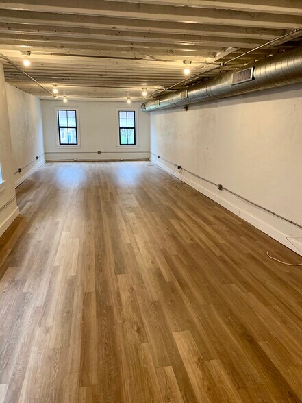 More Photos Of 1100-06 N Front St, Philadelphia Office For Lease