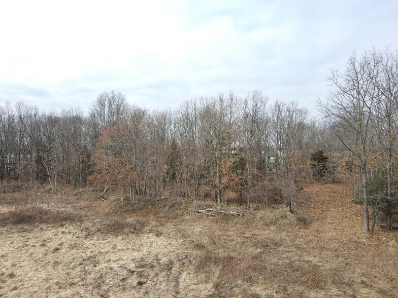 More Photos Of Broadley Ave, Smithtown Flex For Lease