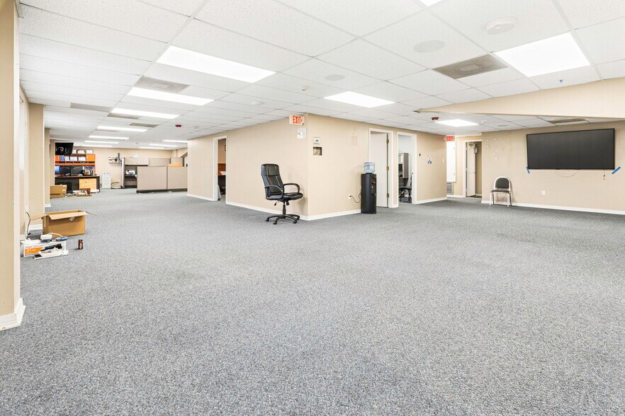 More Photos Of 30 Veterans Memorial Blvd, Kenner Warehouse For Sale