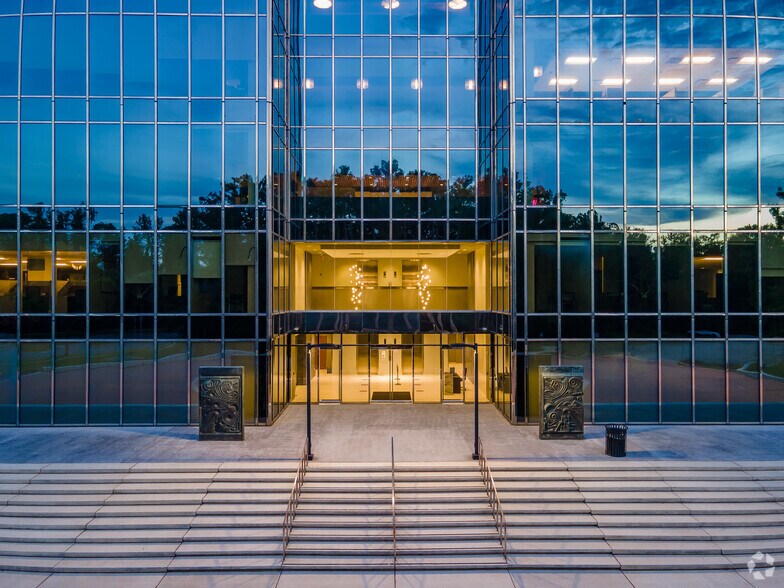 More Photos Of 6277 Sea Harbor Dr, Orlando Office For Sale