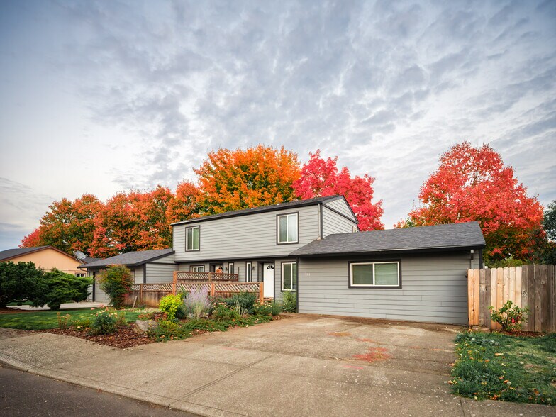 More Photos Of 582 S Maple St, Canby Apartments For Sale