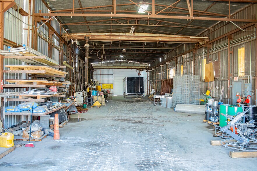 More Photos Of 2513 Vaughn St, Houston Industrial For Sale