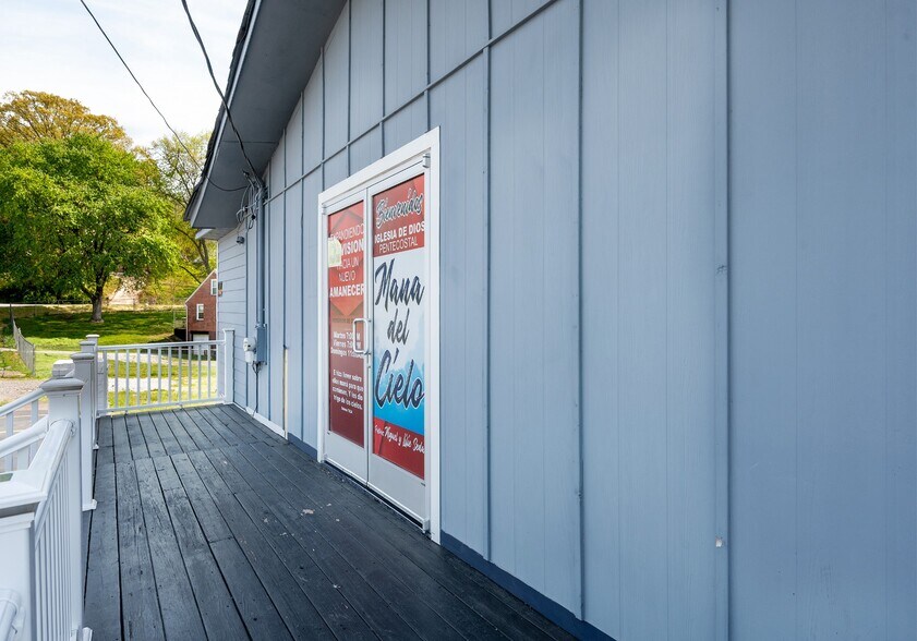 More Photos Of 200 Jupiter Dr, Nashville Flex For Sale