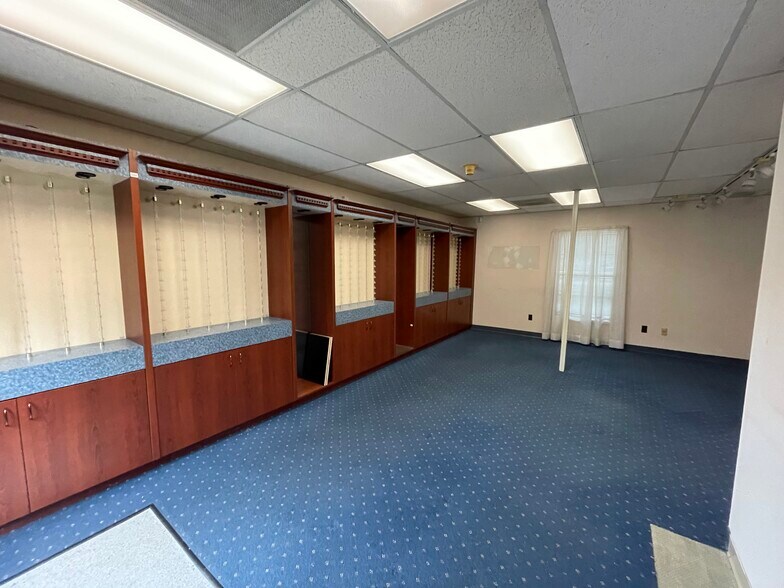 More Photos Of 11355 Pembrooke Sq, Waldorf Medical For Sale